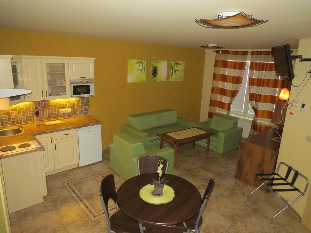 Aparthotel Selfness Rožňava Habitación foto